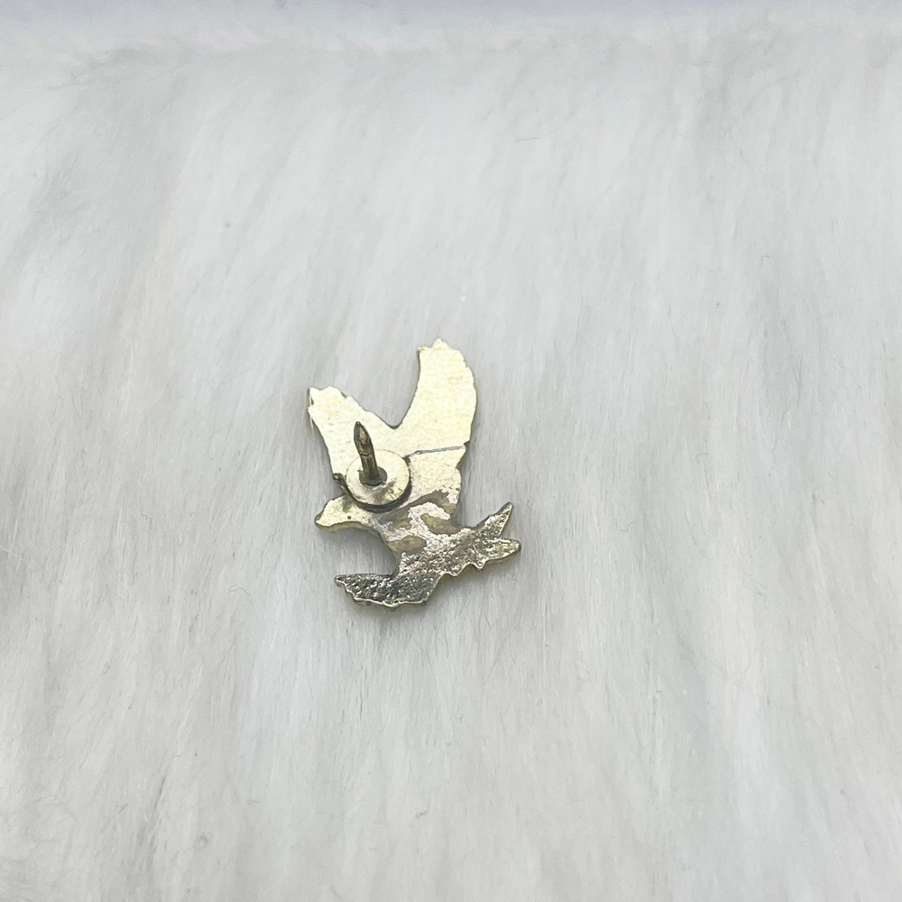 🔮 5/$25 Vintage Eagle Holding Lightning Bolt Pin - Picture 3 of 3